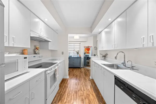 Property Slideshow image 2 of 38 | 801 sw 138th ave apt 404e, Pembroke Pines, FL, 33027