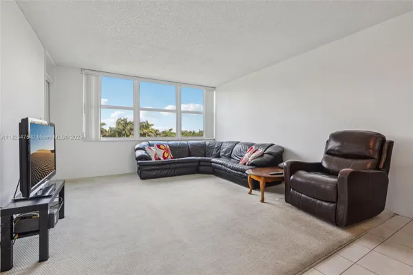 Property Slideshow image 2 of 32 | 900 saint charles pl 420, Pembroke Pines, FL, 33026