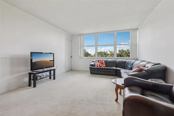 Property Slideshow image 3 of 32 | 900 saint charles pl 420, Pembroke Pines, FL, 33026