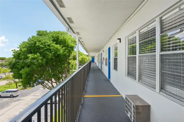 Property Slideshow image 3 of 25 | 13450 sw 3rd st d408, Pembroke Pines, FL, 33027