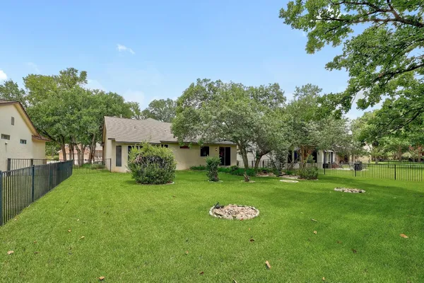 Property Slideshow image 2 of 26 | 113 stetson trl, Georgetown, TX, 78633