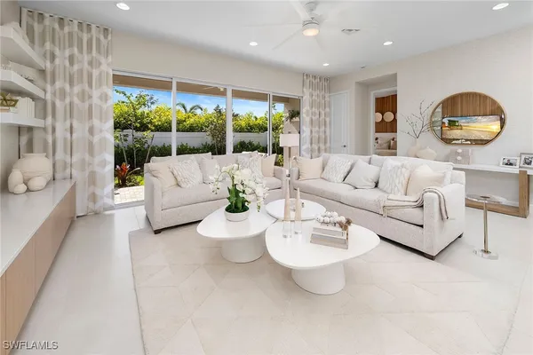 Property Slideshow image 2 of 10 | 2586 kingfisher dr, Naples, FL, 34112