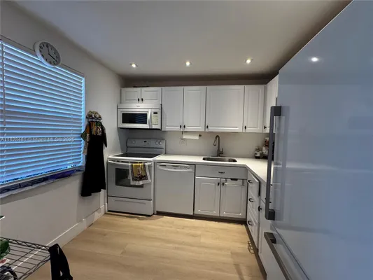 Property Slideshow image 2 of 35 | 19 abbey ln 108, Delray Beach, FL, 33446