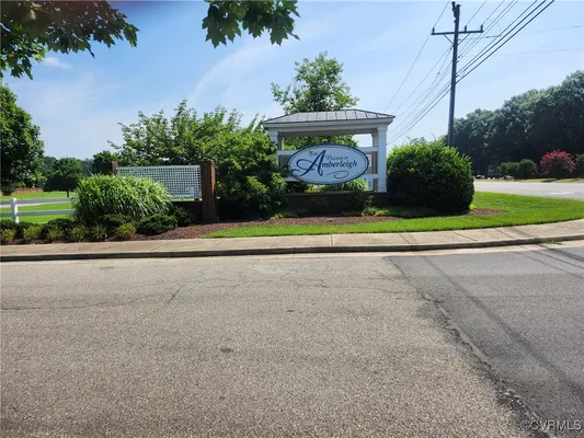 Property Slideshow image 2 of 20 | 3902 amberleigh blvd, North Chesterfield, VA, 23236