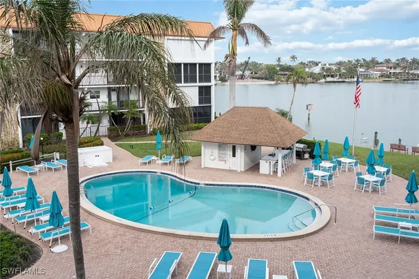 Property Slideshow image 2 of 25 | 2900 gulf shore blvd 310, Naples, FL, 34103