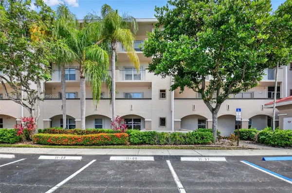 Property Slideshow image 2 of 61 | 5938 crystal shores dr 103, Boynton Beach, FL, 33437