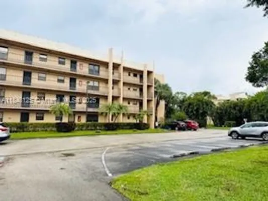 Property Slideshow image 2 of 18 | 4760 lucerne lakes blvd 108, Lake Worth, FL, 33467