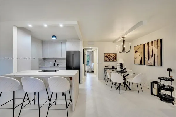 Property Slideshow image 2 of 55 | 850 sw 133rd ter 316b, Pembroke Pines, FL, 33027