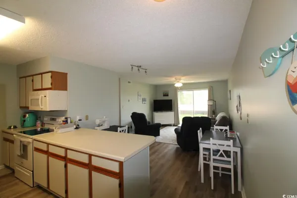 Property Slideshow image 3 of 31 | 922 fairwood lakes ln unit 22d, Myrtle Beach, SC, 29588