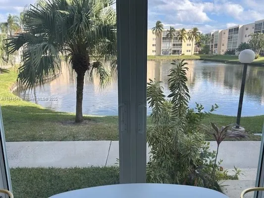 Property Slideshow image 2 of 20 | 1025 se 4th ave 106, Dania Beach, FL, 33004