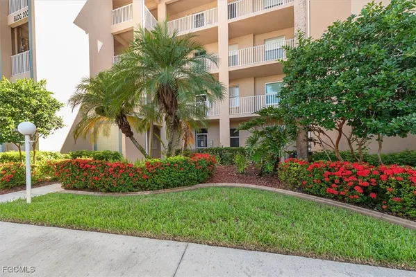 Property Slideshow image 3 of 35 | 14111 brant point cir 2103, Fort Myers, FL, 33919