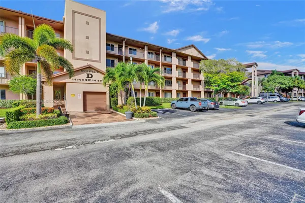 Property Slideshow image 2 of 37 | 13700 sw 14th st d410, Pembroke Pines, FL, 33027