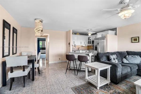 Property Slideshow image 3 of 25 | 408 southampton a # 408, West Palm Beach, FL, 33417