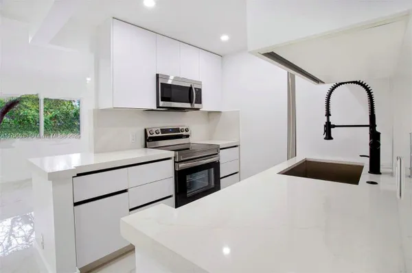Property Slideshow image 3 of 43 | 13250 sw 7th ct l204, Pembroke Pines, FL, 33027