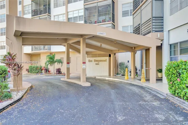 Property Slideshow image 2 of 31 | 1100 saint charles pl 504, Pembroke Pines, FL, 33026