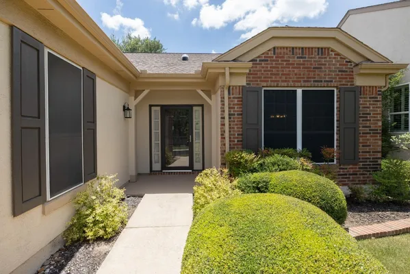 Property Slideshow image 3 of 40 | 302 rosecliff dr, Georgetown, TX, 78633