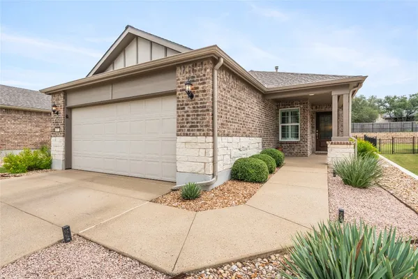 Property Slideshow image 2 of 40 | 307 hobby st, Georgetown, TX, 78633