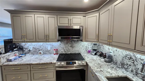 Property Slideshow image 2 of 40 | 4047 lyndhurst k # 4047, Deerfield Beach, FL, 33442