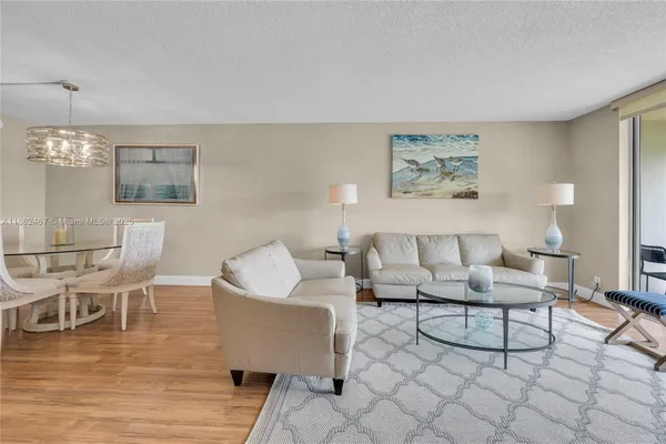 Property Slideshow image 2 of 20 | 9320 s hollybrook lake dr 203, Pembroke Pines, FL, 33025