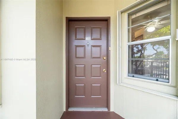 Property Slideshow image 3 of 21 | 13000 sw 15th ct 206u, Pembroke Pines, FL, 33027