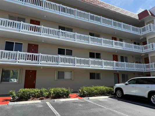 Property Slideshow image 3 of 43 | 3581 inverrary dr 108, Lauderhill, FL, 33319