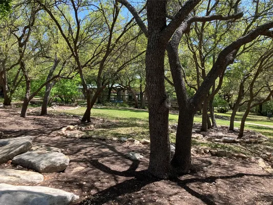 Property Slideshow image 3 of 40 | 202 whippoorwill cv, Georgetown, TX, 78633