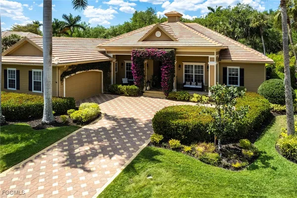 Property Slideshow image 2 of 50 | 3841 river point dr, Fort Myers, FL, 33905