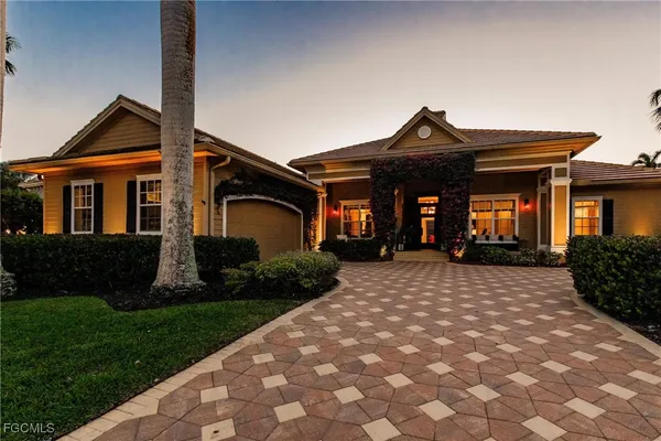 Property Slideshow image 3 of 50 | 3841 river point dr, Fort Myers, FL, 33905