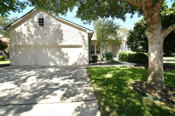 Property Slideshow image 2 of 32 | 140 lantana dr, Georgetown, TX, 78633