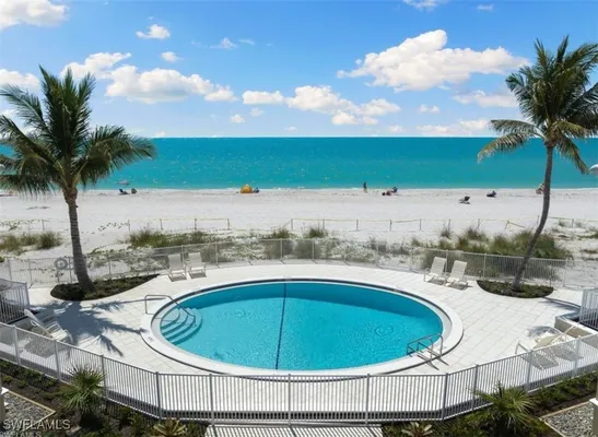 Property Slideshow image 2 of 40 | 2601 gulf shore blvd 34, Naples, FL, 34103