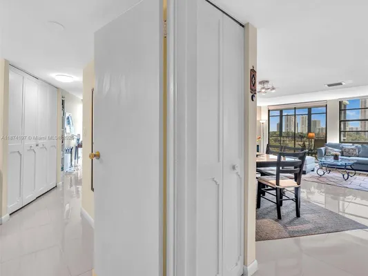 Property Slideshow image 2 of 55 | 20400 w country club dr 605, Aventura, FL, 33180