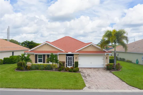 Property Slideshow image 2 of 31 | 3055 apple blossom dr, Alva, FL, 33920