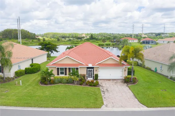 Property Slideshow image 3 of 31 | 3055 apple blossom dr, Alva, FL, 33920