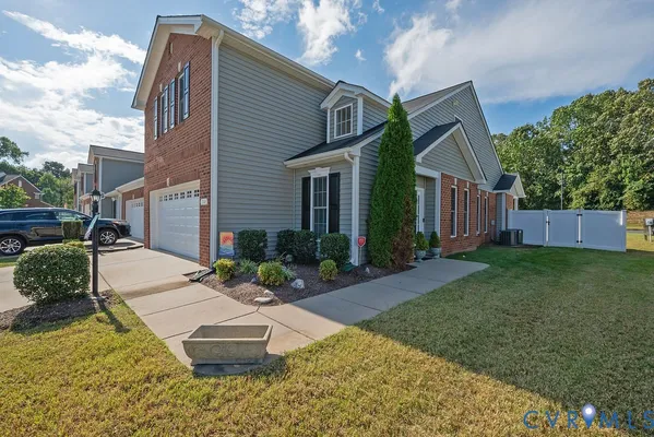Property Slideshow image 2 of 49 | 7745 marshall arch dr, Mechanicsville, VA, 23111