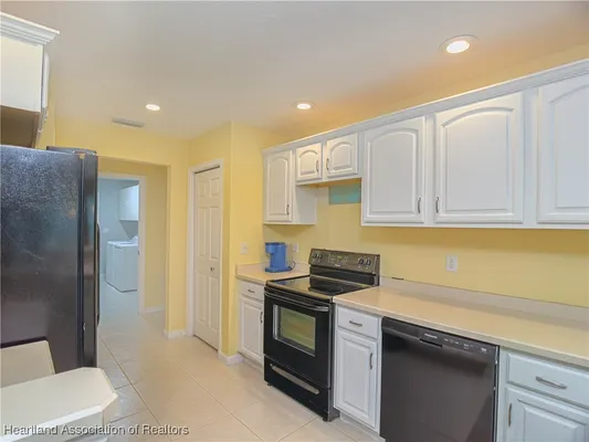 Property Slideshow image 3 of 44 | 3024 oakhill dr, Avon Park, FL, 33825