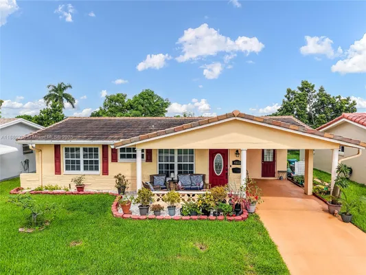 Property Slideshow image 2 of 38 | 4813 nw 47th ter, Tamarac, FL, 33319