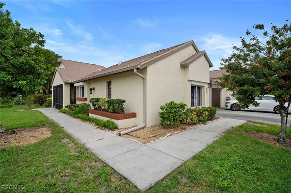 Property Slideshow image 2 of 47 | 1698 bent tree cir, Fort Myers, FL, 33907