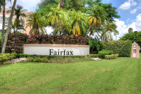 Property Slideshow image 2 of 58 | 7632 fairfax dr # 7632, Tamarac, FL, 33321