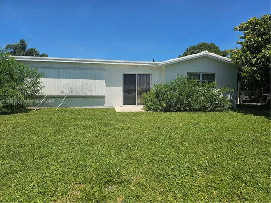 Property Slideshow image 2 of 16 | 2801 ne 1st ave, Pompano Beach, FL, 33064