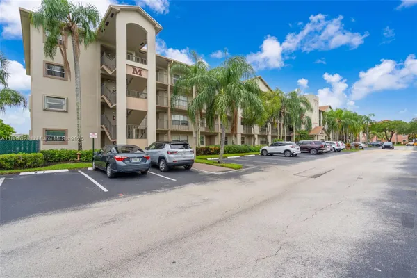 Property Slideshow image 2 of 50 | 13800 sw 5th ct 203m, Pembroke Pines, FL, 33027