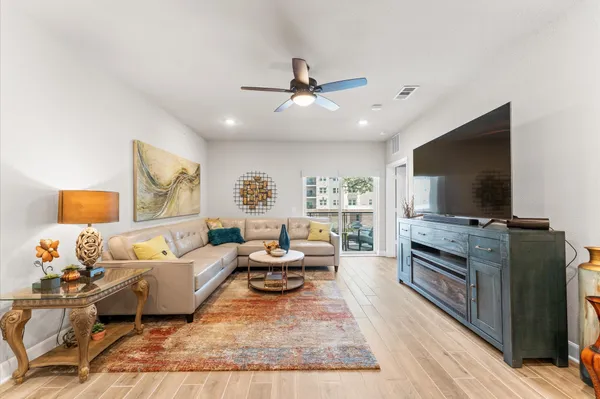 Property Slideshow image 2 of 32 | 6804 westview dr apt 2201, Houston, TX, 77055