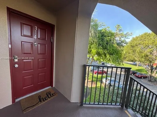 Property Slideshow image 2 of 36 | 950 sw 138th ave 314b, Pembroke Pines, FL, 33027