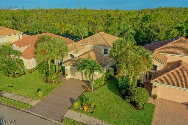 Property Slideshow image 2 of 30 | 9062 shadow glen way, Fort Myers, FL, 33913