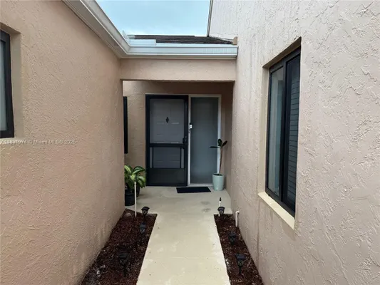 Property Slideshow image 2 of 30 | 8204 summerbreeze ln, Boca Raton, FL, 33496