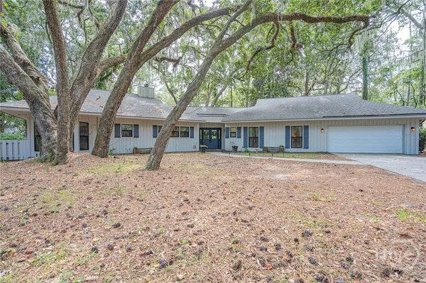 Property Slideshow image 2 of 38 | 4 tomochichi ln, Savannah, GA, 31411