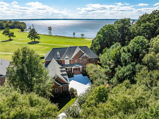 Property Slideshow image 2 of 50 | 1255 two rivers pt, Williamsburg, VA, 23185