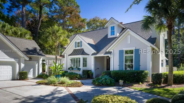 Property Slideshow image 3 of 85 | 664 colonial dr, Hilton Head Island, SC, 29926
