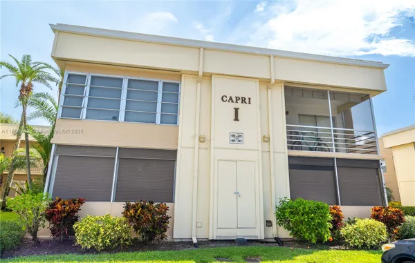 Property Slideshow image 3 of 41 | 402 capri i # 402, Delray Beach, FL, 33484