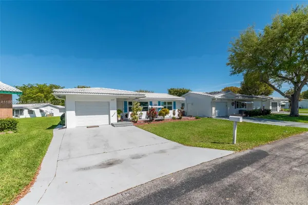 Property Slideshow image 3 of 21 | 9021 nw 13th st, Plantation, FL, 33322