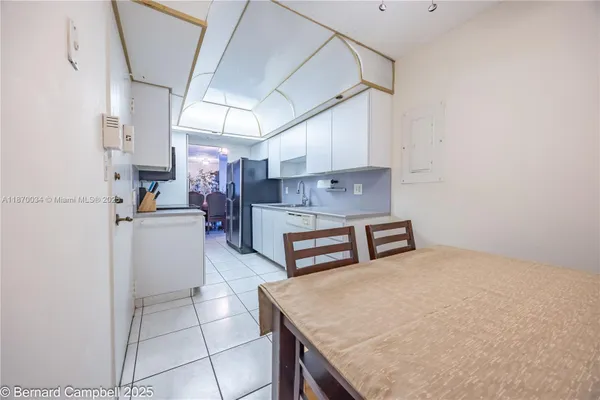 Property Slideshow image 2 of 35 | 1100 saint charles pl apt 717, Pembroke Pines, FL, 33026